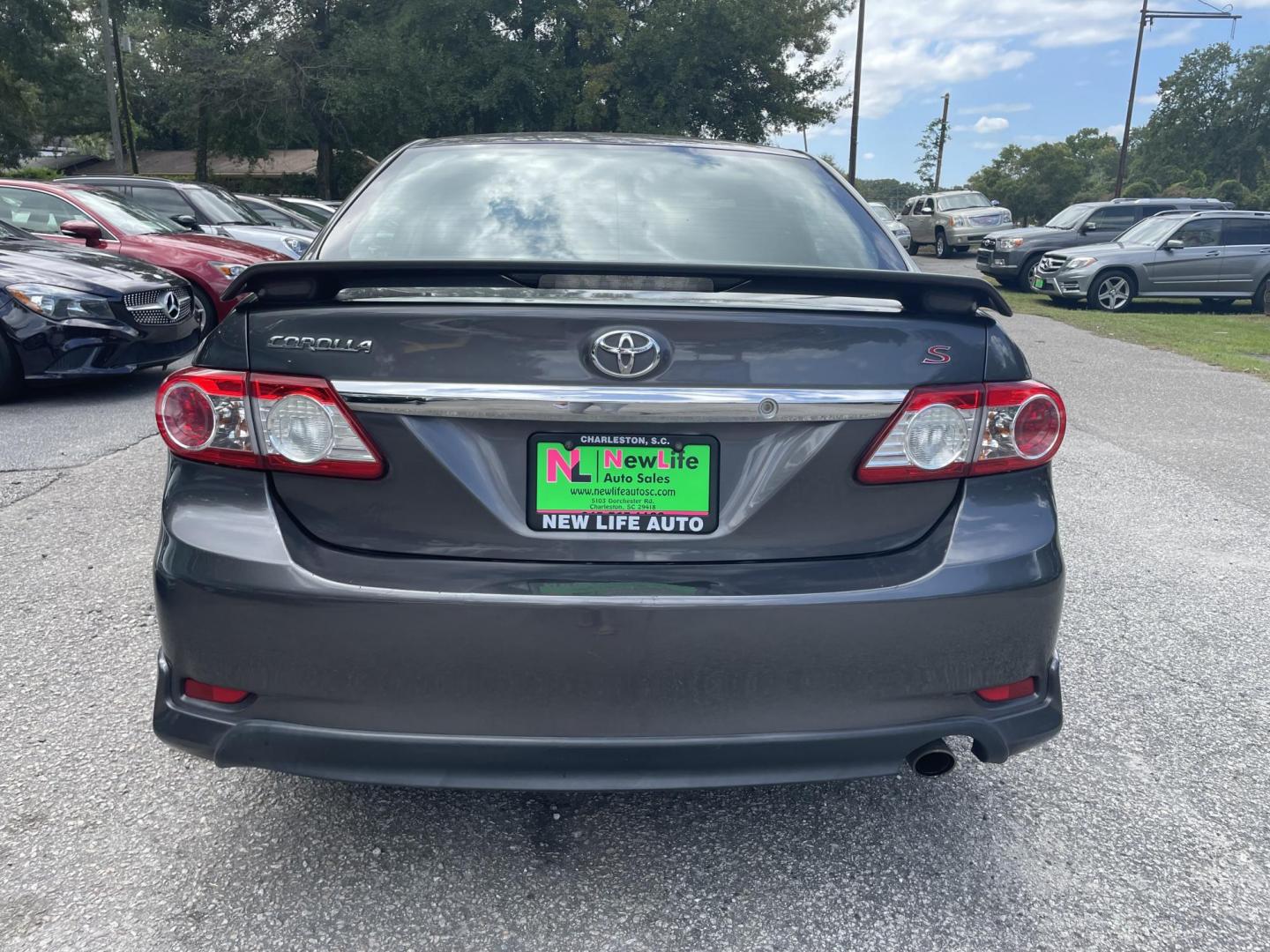 2012 GRAY TOYOTA COROLLA S (5YFBU4EE2CP) with an 1.8L engine, Automatic transmission, located at 5103 Dorchester Rd., Charleston, SC, 29418-5607, (843) 767-1122, 36.245171, -115.228050 - Photo#5