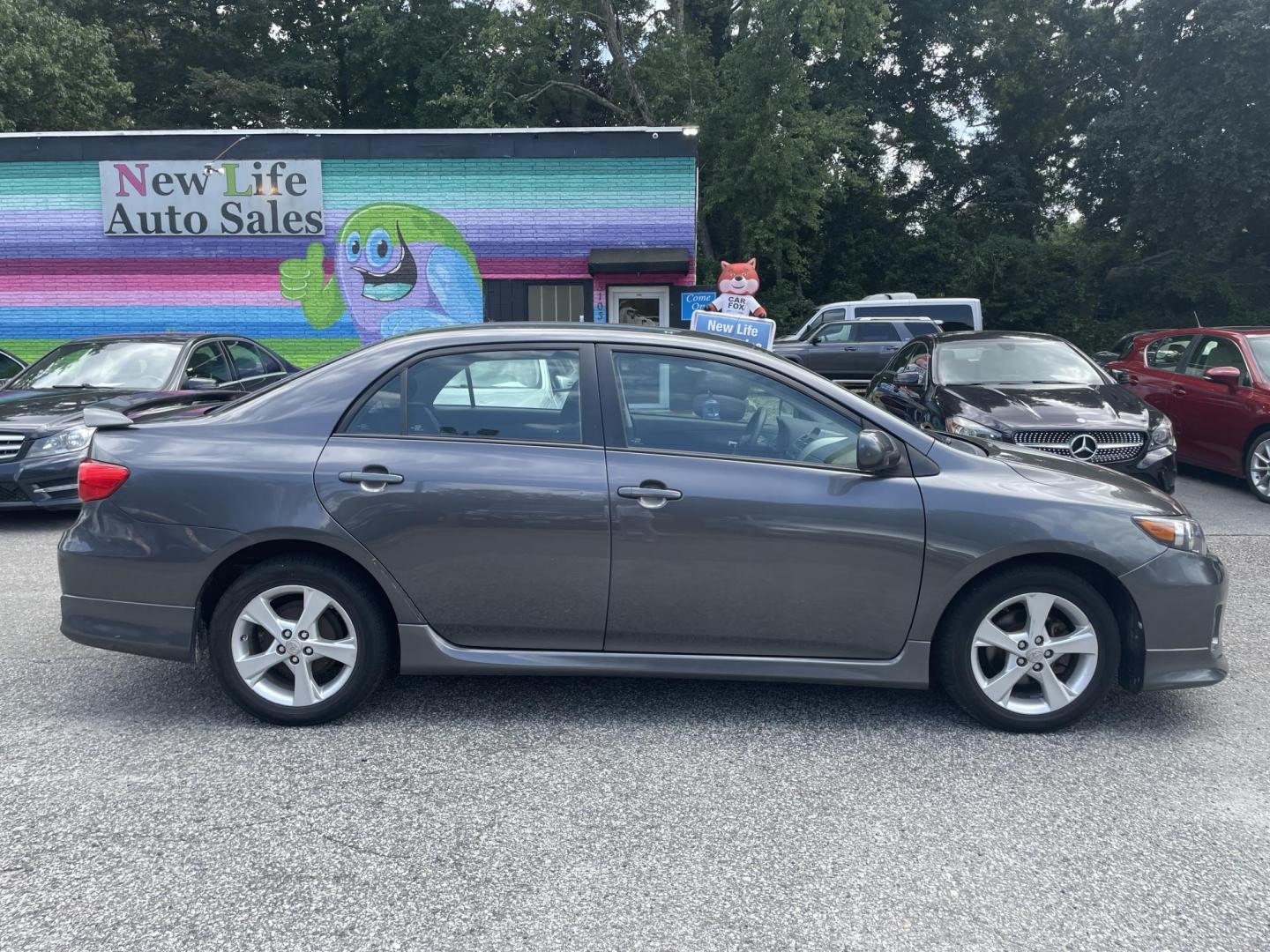 2012 GRAY TOYOTA COROLLA S (5YFBU4EE2CP) with an 1.8L engine, Automatic transmission, located at 5103 Dorchester Rd., Charleston, SC, 29418-5607, (843) 767-1122, 36.245171, -115.228050 - Sporty Interior with CD/AUX/Bluetooth, Hands-free Phone, Power Windows, Power Locks, Power Mirrors, Keyless Entry, Alloy Wheels. Local Trade-in!! 115k mile Located at New Life Auto Sales! 2023 WINNER for Post & Courier's Charleston's Choice Pre-owned Car Dealer AND 2018-2024 Top 5 Finalist for Char - Photo#7