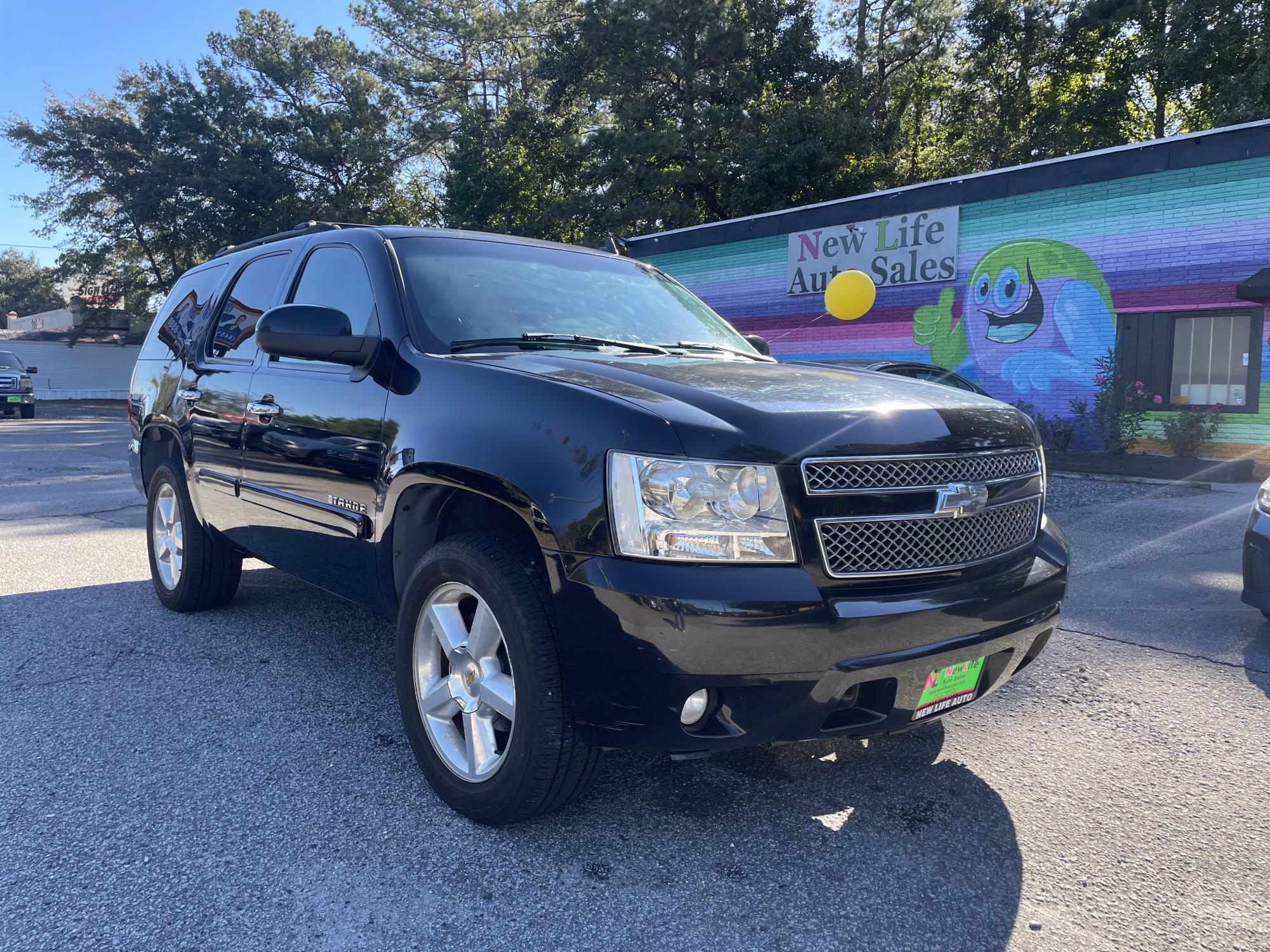 photo of 2007 CHEVROLET TAHOE LTZ - Loaded! Clean inside and out!