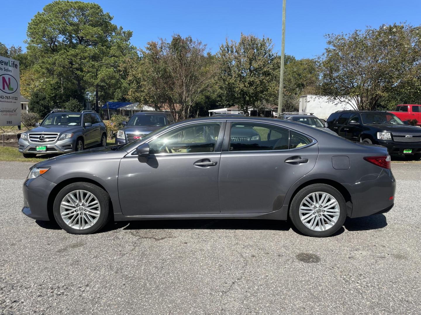 2014 GRAY LEXUS ES 350 BASE (JTHBK1GG7E2) with an 3.5L engine, Automatic transmission, located at 5103 Dorchester Rd., Charleston, SC, 29418-5607, (843) 767-1122, 36.245171, -115.228050 - Photo#4