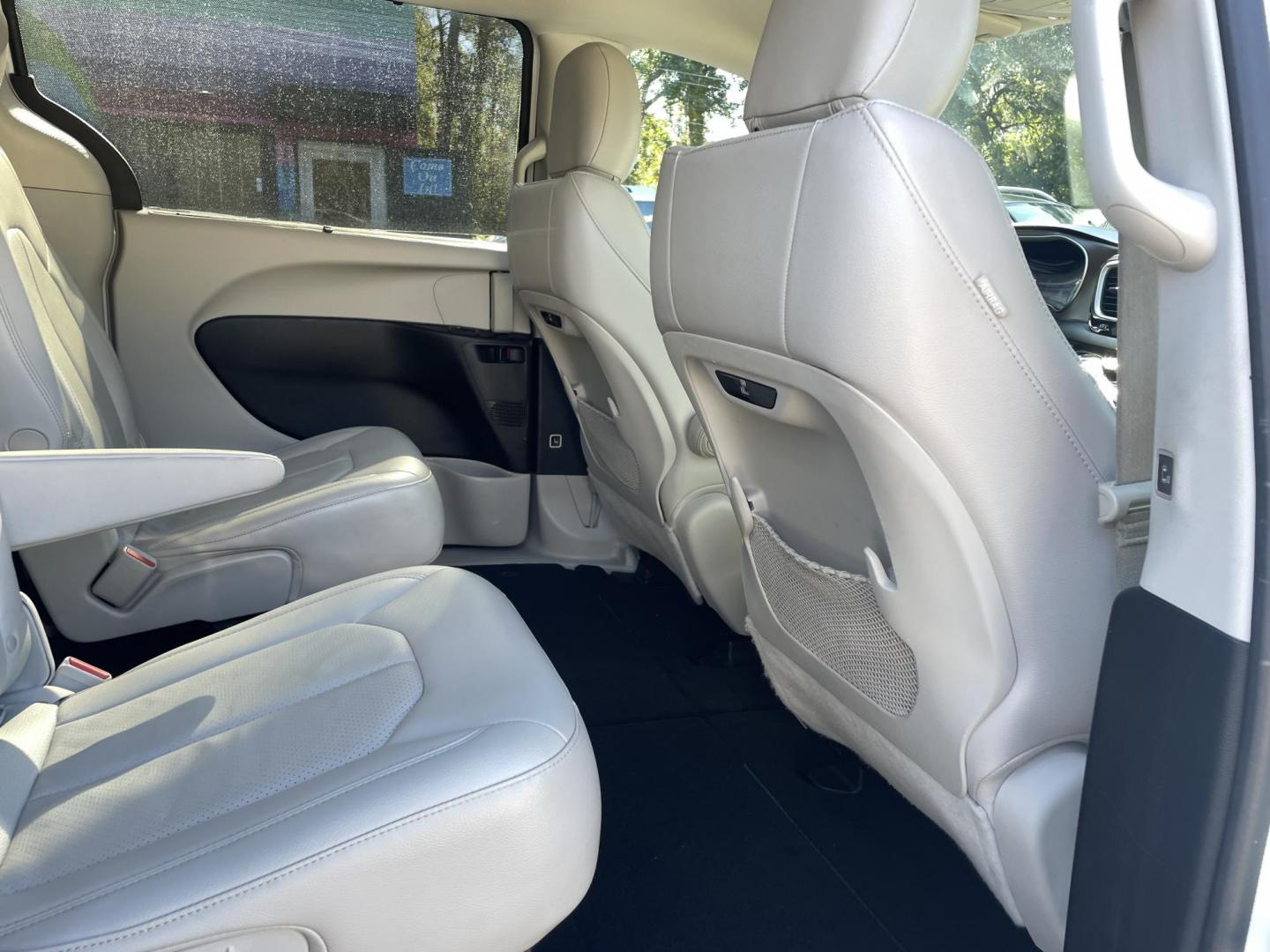 2018 WHITE CHRYSLER PACIFICA TOURING L (2C4RC1BG5JR) with an 3.6L engine, Automatic transmission, located at 5103 Dorchester Rd., Charleston, SC, 29418-5607, (843) 767-1122, 36.245171, -115.228050 - Local Trade-in with Leather, Backup Camera, Radio/Sat/AUX/USB/Bluetooth, Dual Climate Control, Rear Climate Control, Power Everything (windows, locks, seats, mirrors), Power Sliding Doors, Power Liftgate, Heated Seats, Stow 'n Go Seats, Push Button Start, Keyless Entry, WeatherTech Mats, Alloy Wheel - Photo#10