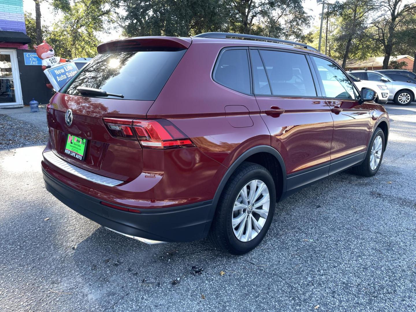 2018 RED VOLKSWAGEN TIGUAN 2.0T S (3VV1B7AX2JM) with an 2.0L engine, Automatic transmission, located at 5103 Dorchester Rd., Charleston, SC, 29418-5607, (843) 767-1122, 36.245171, -115.228050 - Super Clean Interior with Apple CarPlay, Android Auto, MirrorLink, AUX/Radio, Backup Camera, Powe Windows, Power Locks, Power Mirrors, Convenient Third Row with Easy Fold Seats, Keyless Entry, Alloy Wheels. Local Trade-in! Only 84k miles Located at New Life Auto Sales! 2023 WINNER for Post & Courie - Photo#6