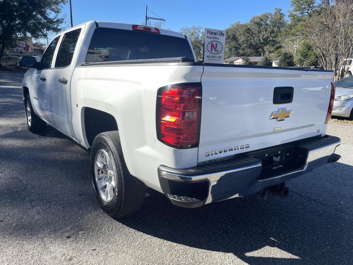 2014 WHITE CHEVROLET SILVERADO 1500 LT (3GCPCREH5EG) with an 4.3L engine, Automatic transmission, located at 5103 Dorchester Rd., Charleston, SC, 29418-5607, (843) 767-1122, 36.245171, -115.228050 - Clean CarFax (no accidents reported!) CD/AUX/USB/Sat/Bluetooth, OnStar available, Power Windows, Power Locks, Power Mirrors, Keyless Entry, Bedliner, Tow Package, Alloy Wheels. 114k miles Located at New Life Auto Sales! 2023 WINNER for Post & Courier's Charleston's Choice Pre-owned Car Dealer AND 2 - Photo#5