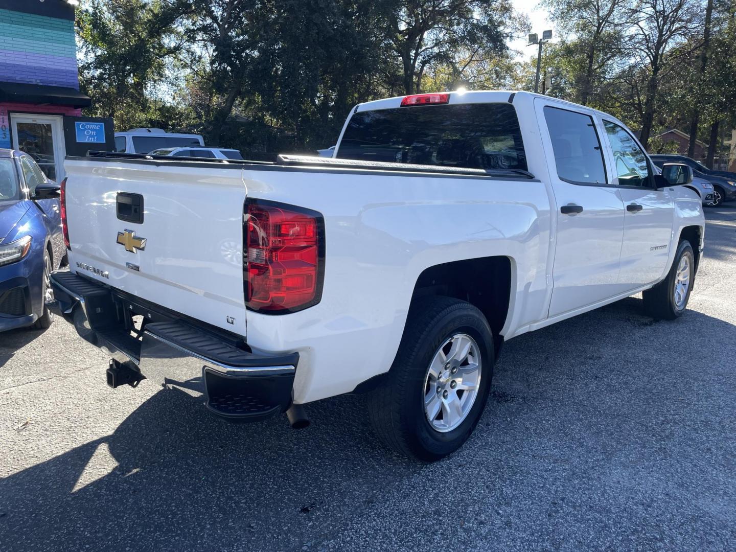 2014 WHITE CHEVROLET SILVERADO 1500 LT (3GCPCREH5EG) with an 4.3L engine, Automatic transmission, located at 5103 Dorchester Rd., Charleston, SC, 29418-5607, (843) 767-1122, 36.245171, -115.228050 - Clean CarFax (no accidents reported!) CD/AUX/USB/Sat/Bluetooth, OnStar available, Power Windows, Power Locks, Power Mirrors, Keyless Entry, Bedliner, Tow Package, Alloy Wheels. 114k miles Located at New Life Auto Sales! 2023 WINNER for Post & Courier's Charleston's Choice Pre-owned Car Dealer AND 2 - Photo#6