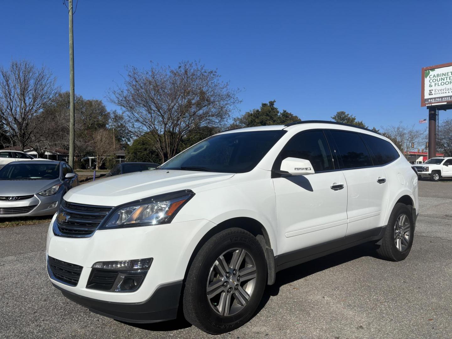 2017 WHITE CHEVROLET TRAVERSE LT (1GNKRHKD0HJ) with an 3.6L engine, Automatic transmission, located at 5103 Dorchester Rd., Charleston, SC, 29418-5607, (843) 767-1122, 36.245171, -115.228050 - Gorgeous! Fantastic Carfax history report - One Owner, No Accidents, and Great maintenance Records! Low mileage, 3rd Row, Leather interior, leather/memory/power/heated seating, DOUBLE sunroof!, Power Liftgate, remote start, MultiZone Climate Control, Rear Bucket Seats, XM Satellite/Pandora/Bluetoot - Photo#1